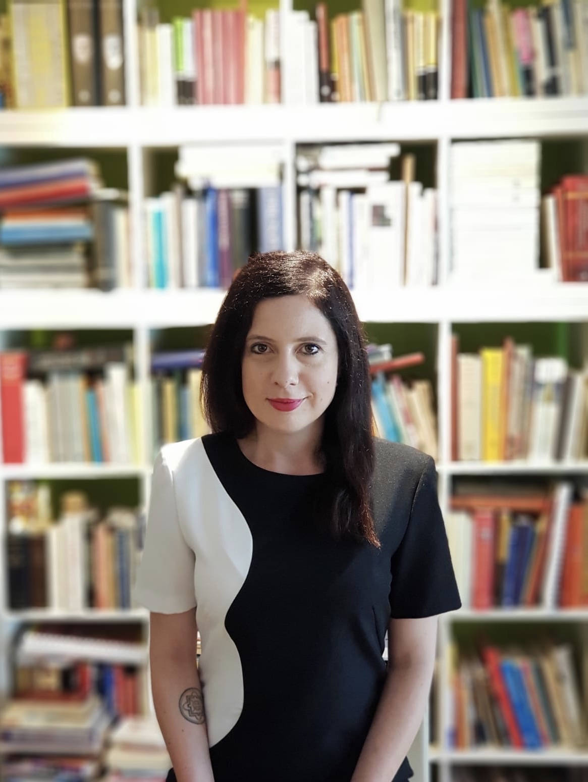 Kratkih pet z dr. Nino Petek, filozofinjo